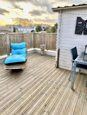 Chaleureux T2 30 m2 et sa terrasse bois 16 m2
